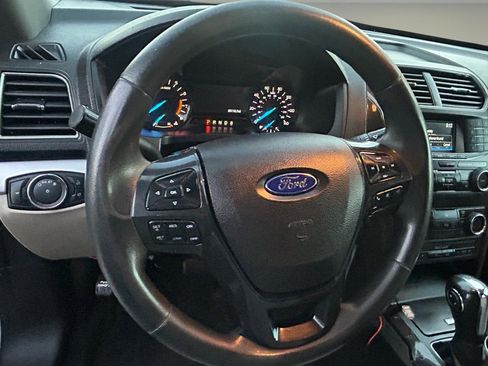 Used 2018 Ford Explorer 4WD image 11