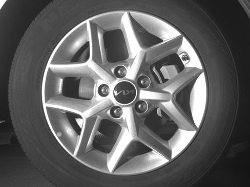 Used 2025 Kia Soul LX w/ LX Technology Package FWD image 13