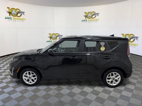 Certified 2025 Kia Soul LX w/ LX Technology Package FWD image 6