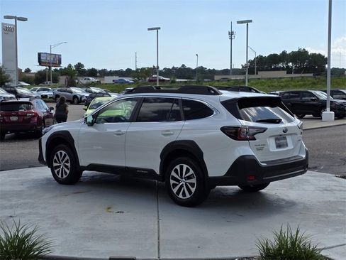 Certified 2025 Subaru Outback Premium image 4