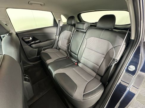 Used 2022 Kia Niro EX w/ Cold Weather Package image 32