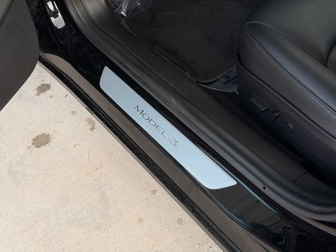 Used 2018 Tesla Model 3 Mid Range RWD image 16