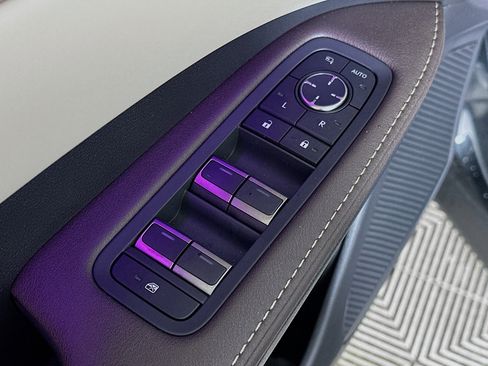 Used 2025 Lexus RX 350 Premium Plus w/ Accessory Package (Z1) image 18