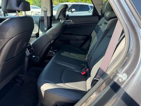 Certified 2025 Kia Sportage EX w/ EX Premium Package AWD/4WD image 8