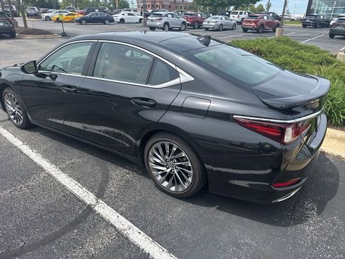 Used 2025 Lexus ES 350 Ultra Luxury w/ Accessory Package (Z2) FWD image 3