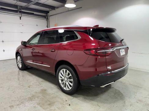 Used 2019 Buick Enclave Essence image 5