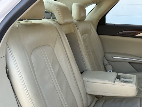 Used 2014 Lincoln MKZ 4dr Sdn AWD image 25