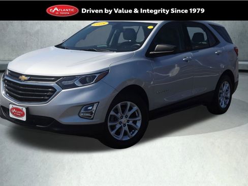 Used 2018 Chevrolet Equinox LS FWD image 1