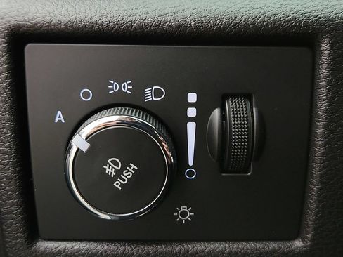 Used 2017 Jeep Grand Cherokee Altitude w/ Quick Order Package 23Z AWD/4WD image 22