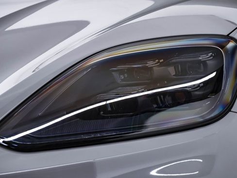 New 2025 Porsche Cayenne Turbo image 7