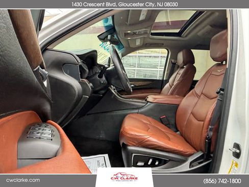 Used 2017 Cadillac Escalade Premium Luxury image 12