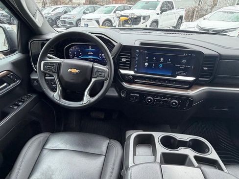 Used 2023 Chevrolet Silverado 1500 LT w/ Leather Package image 21