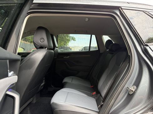 Used 2026 Volkswagen Tiguan SE FWD image 28