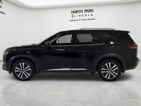 Used 2022 Nissan Pathfinder Platinum w/ Cargo Package FWD image 2