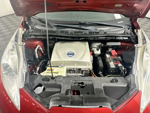 Used 2015 Nissan Leaf S w/ Charge Package FWD image 30