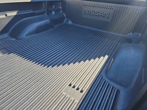 Used 2015 Nissan Frontier S image 14