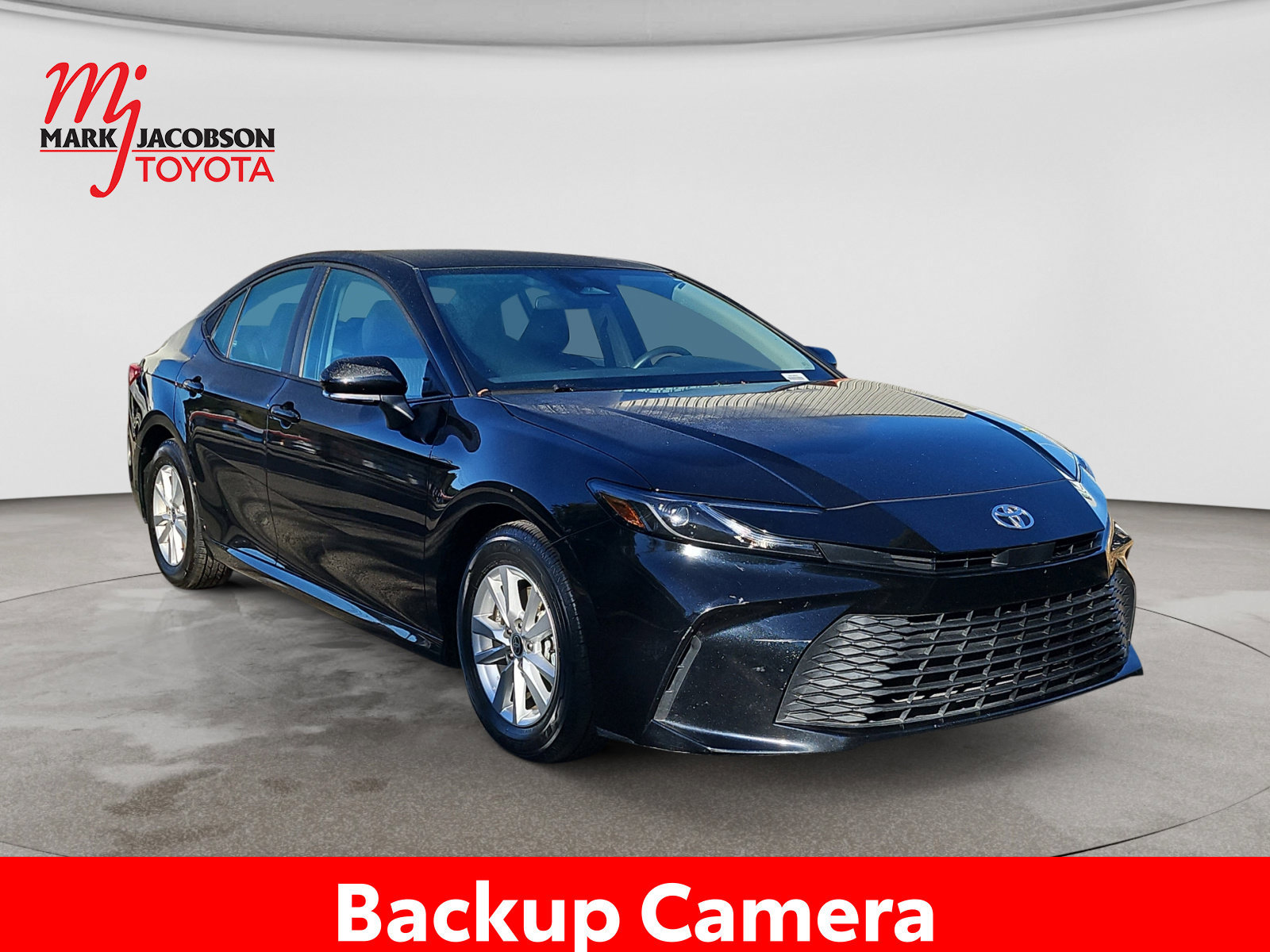 Used 2025 Toyota Camry LE FWD image 5