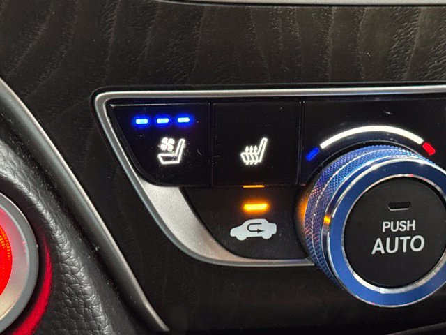 Used 2021 Honda Accord Touring image 6