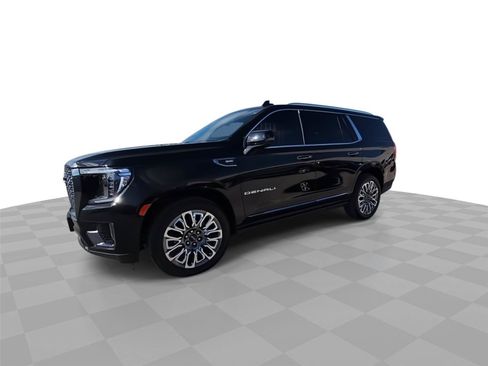 Used 2024 GMC Yukon Denali Ultimate AWD/4WD image 4