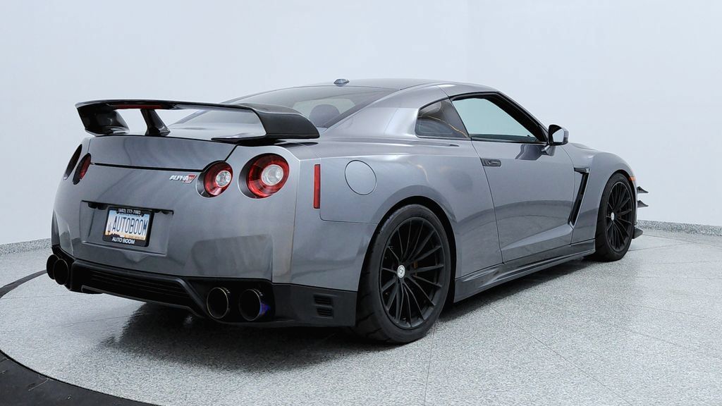 Used 2015 Nissan GT-R Premium AWD/4WD image 5
