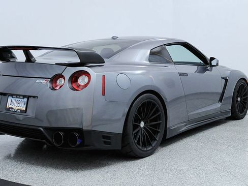 Used 2015 Nissan GT-R Premium AWD/4WD image 5
