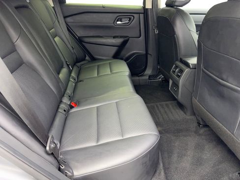 Used 2024 Nissan Rogue SV w/ SV Premium Package image 39