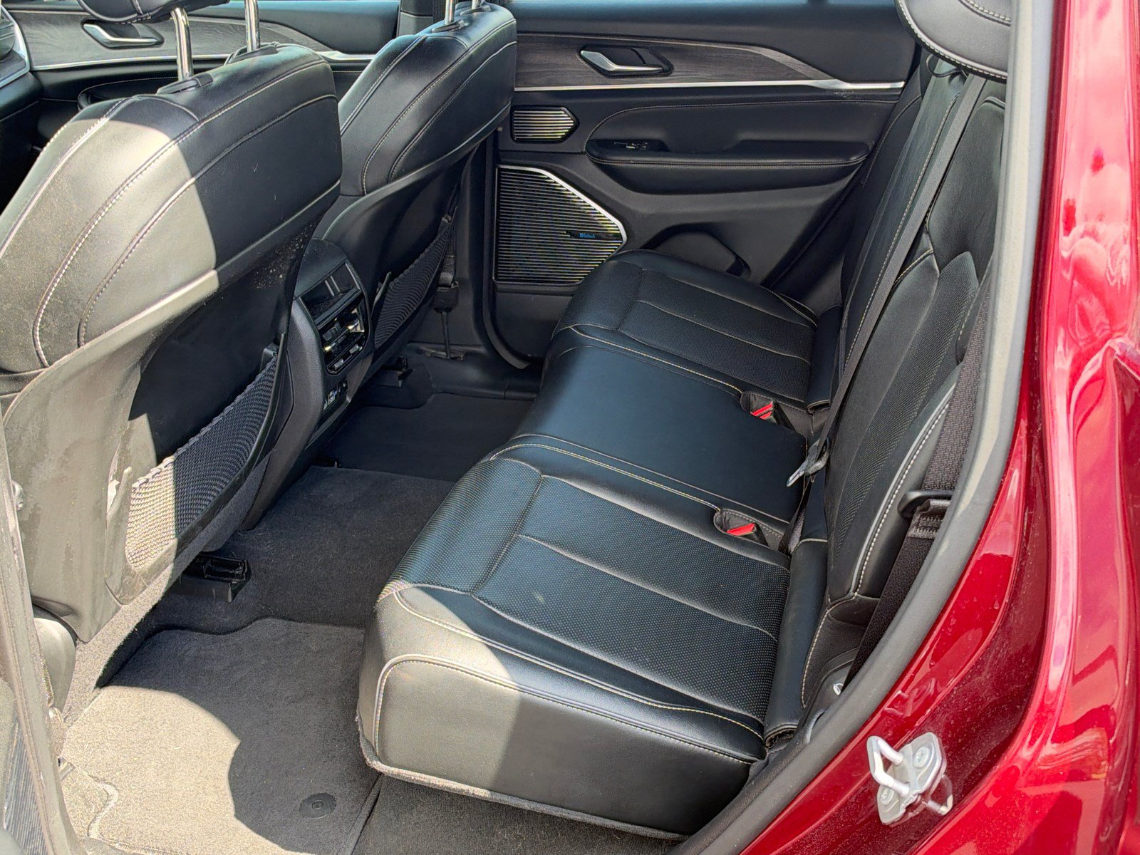 Used 2022 Jeep Grand Cherokee Overland AWD/4WD image 21