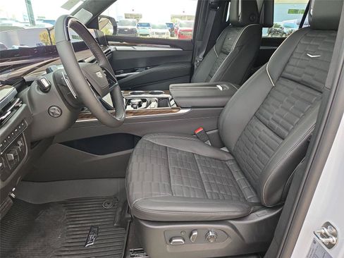 New 2026 Cadillac Escalade ESV Platinum Sport w/ LPO, ONYX Package AWD/4WD image 28