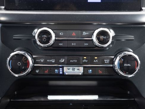 New 2025 Ford F150 Platinum w/ Equipment Group 702A High image 30