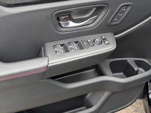Used 2025 Honda Pilot Black Edition image 16