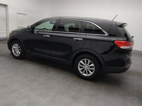 Used 2017 Kia Sorento LX image 3