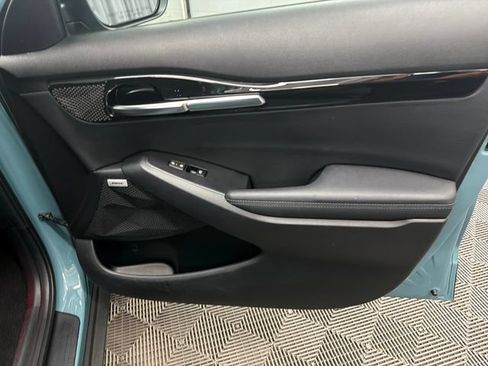 Certified 2024 Kia Seltos SX w/ SX Sunroof Package AWD/4WD image 18