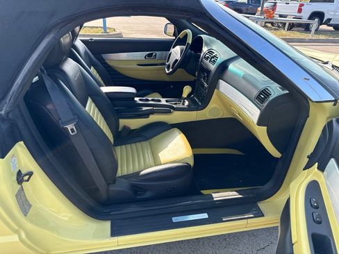 Used 2002 Ford Thunderbird RWD image 10