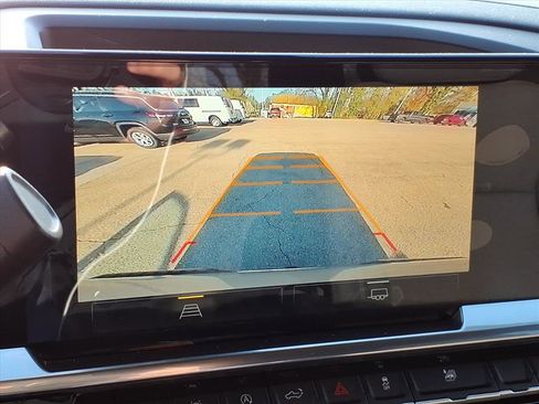 Used 2025 Chevrolet Silverado 1500 LT image 23