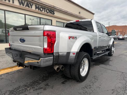 Used 2018 Ford F450 Lariat w/ Lariat Value Package AWD/4WD image 3