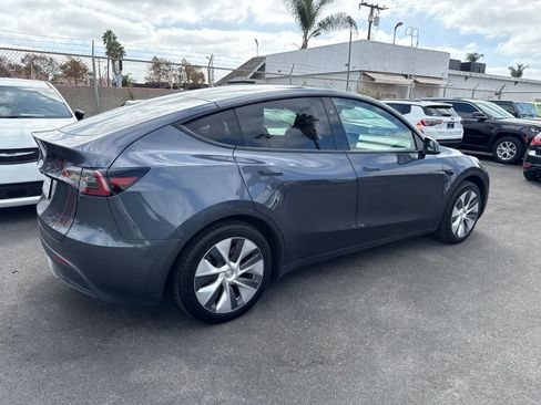 Used 2023 Tesla Model Y 2WD image 14