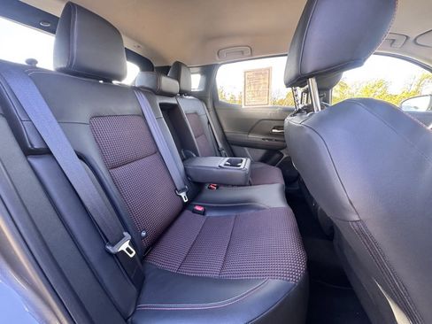 Certified 2025 Nissan Kicks SR w/ Illumination Package image 26