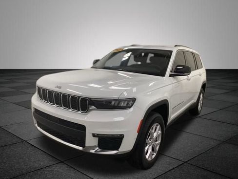 Used 2022 Jeep Grand Cherokee L Limited w/ Luxury Tech Group II image 3