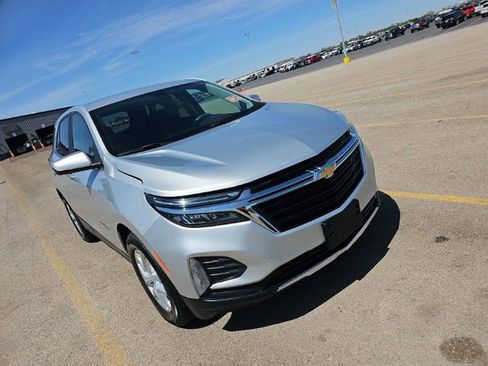 Used 2022 Chevrolet Equinox LT image 3