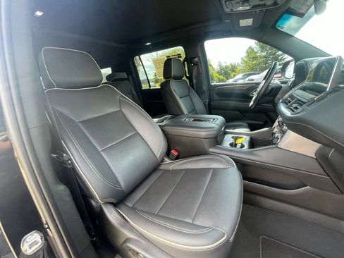 Used 2023 GMC Yukon XL SLT w/ SLT Premium Package AWD/4WD image 28
