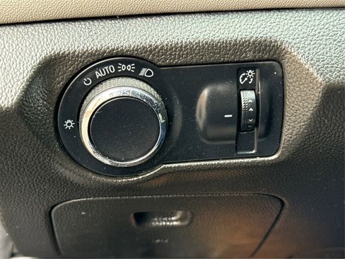 Used 2015 Chevrolet Cruze LT image 19