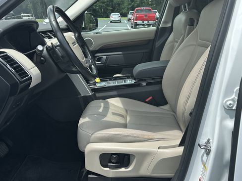 Used 2018 Land Rover Discovery HSE AWD/4WD image 9