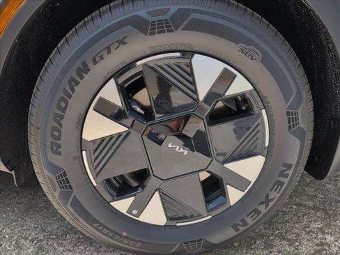 New 2026 Kia Sportage LX image 16