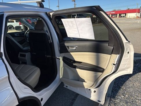 Certified 2019 Ford Edge Titanium image 23