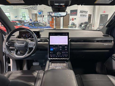 Used 2025 GMC Sierra EV Denali AWD/4WD image 17
