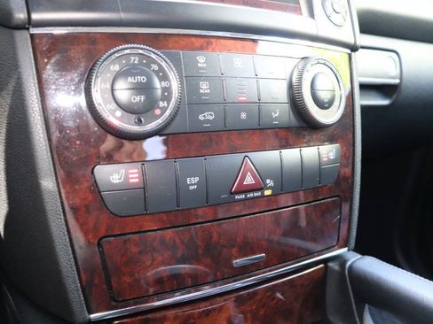 Used 2011 Mercedes-Benz ML 350 2WD image 32