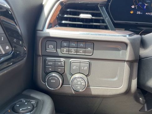 Used 2025 Chevrolet Tahoe Z71 AWD/4WD image 41
