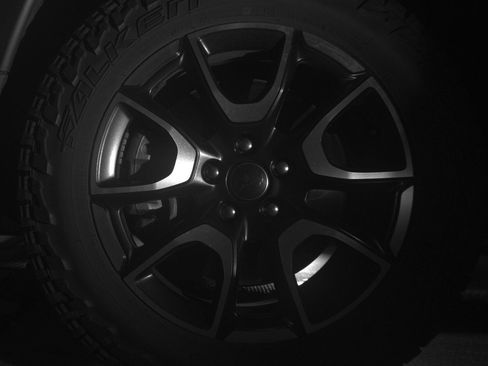 Used 2025 Jeep Compass Trailhawk AWD/4WD image 12