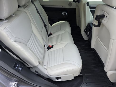 New 2026 Land Rover Discovery Dynamic SE AWD/4WD image 5