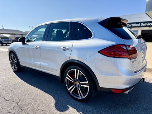 Used 2013 Porsche Cayenne Turbo image 6